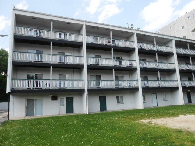 170 W. Maynard Apt. 1A exterior