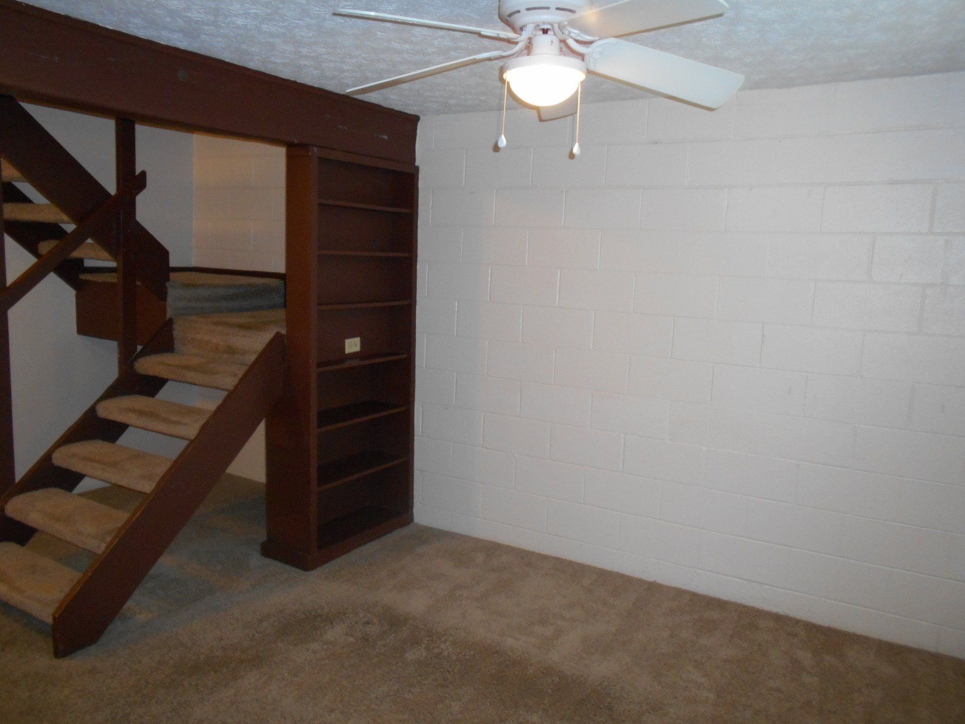 living room at 170 - 188 W. 9th Ave