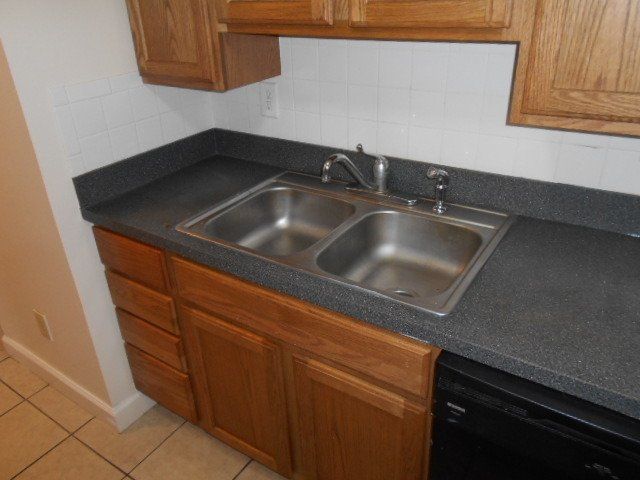 174 W. 9th Ave. Apt. D - Kitchen 03