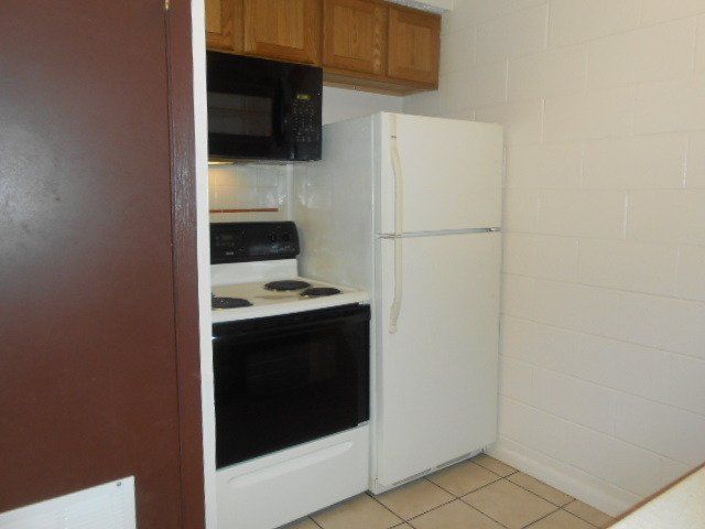 170-188 W. 9th Ave.- Kitchen 02