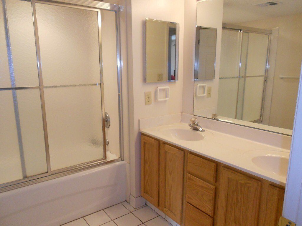 218 E. 17th Ave. - Bathroom 04