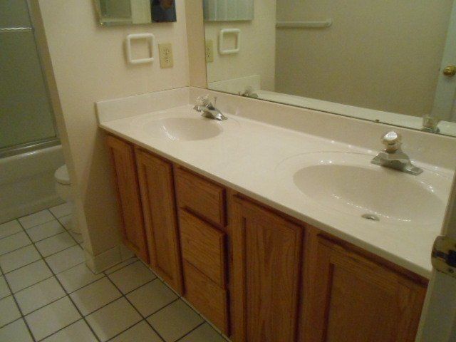 218 E. 17th Ave. -Bathroom 03