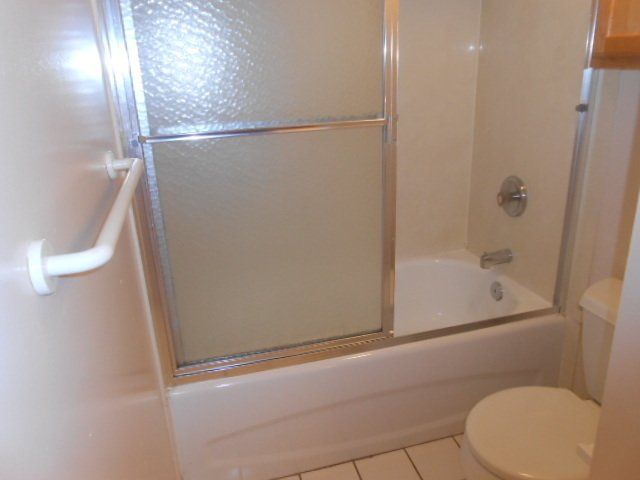 218 E. 17th Ave. -Bathroom 02