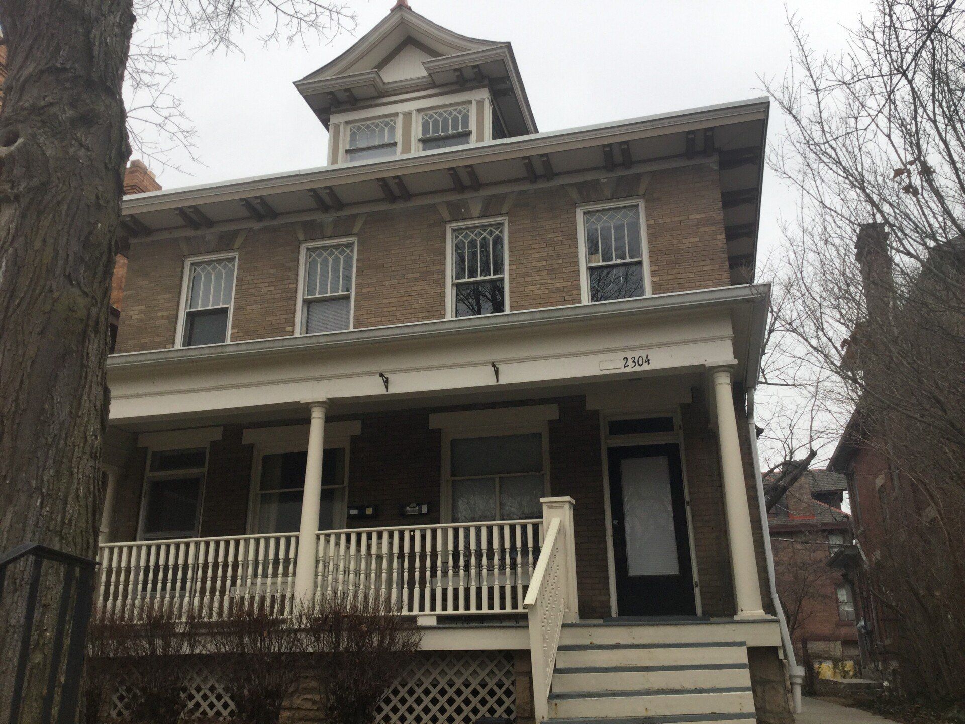 2304-2306 N. High St exterior