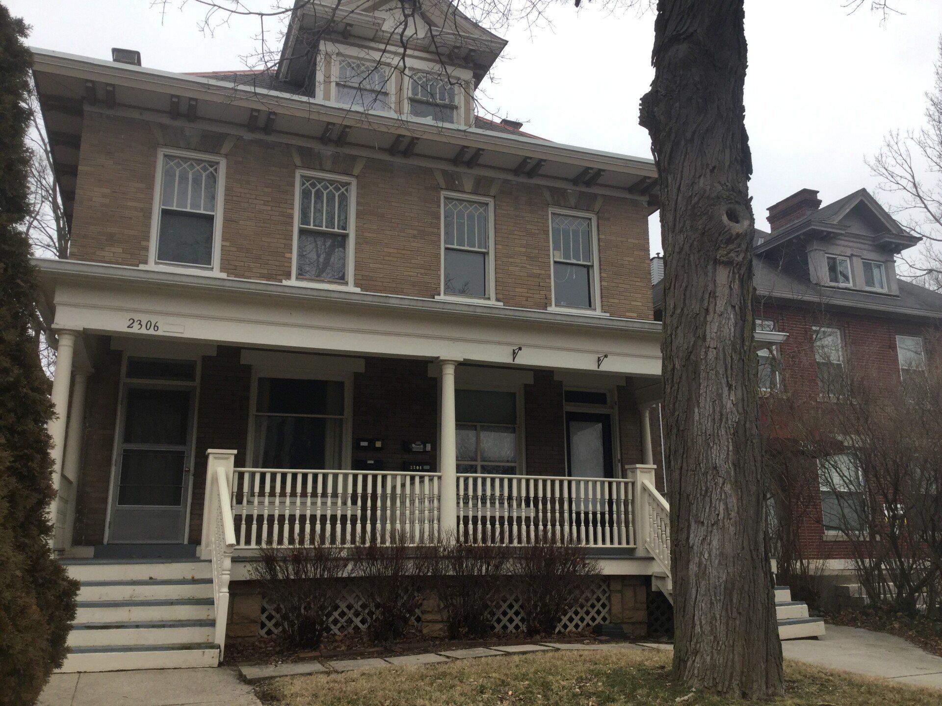 2304-2306 N. High St exterior 2