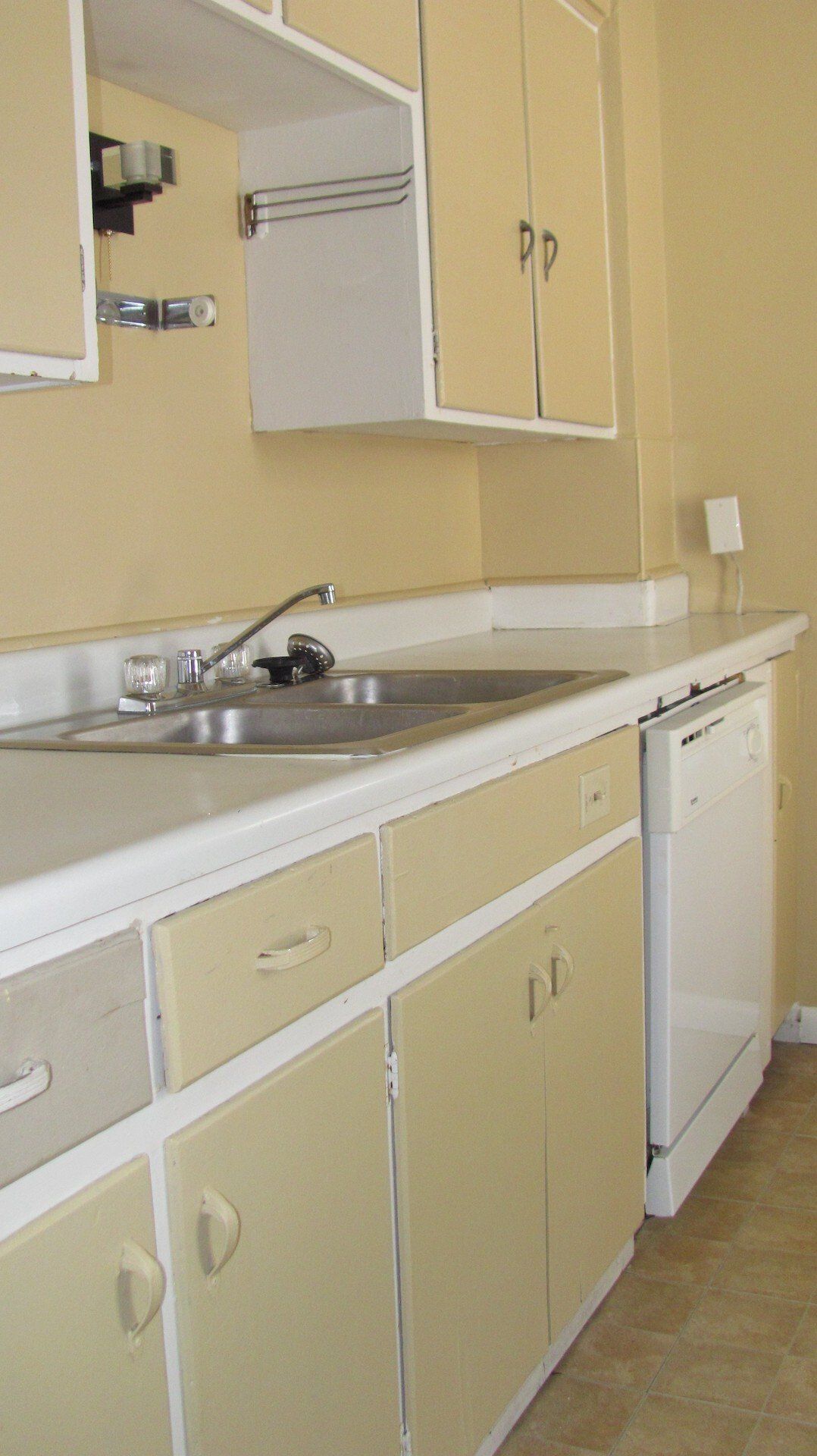 2311& 2317 N. High St.- Kitchen 01