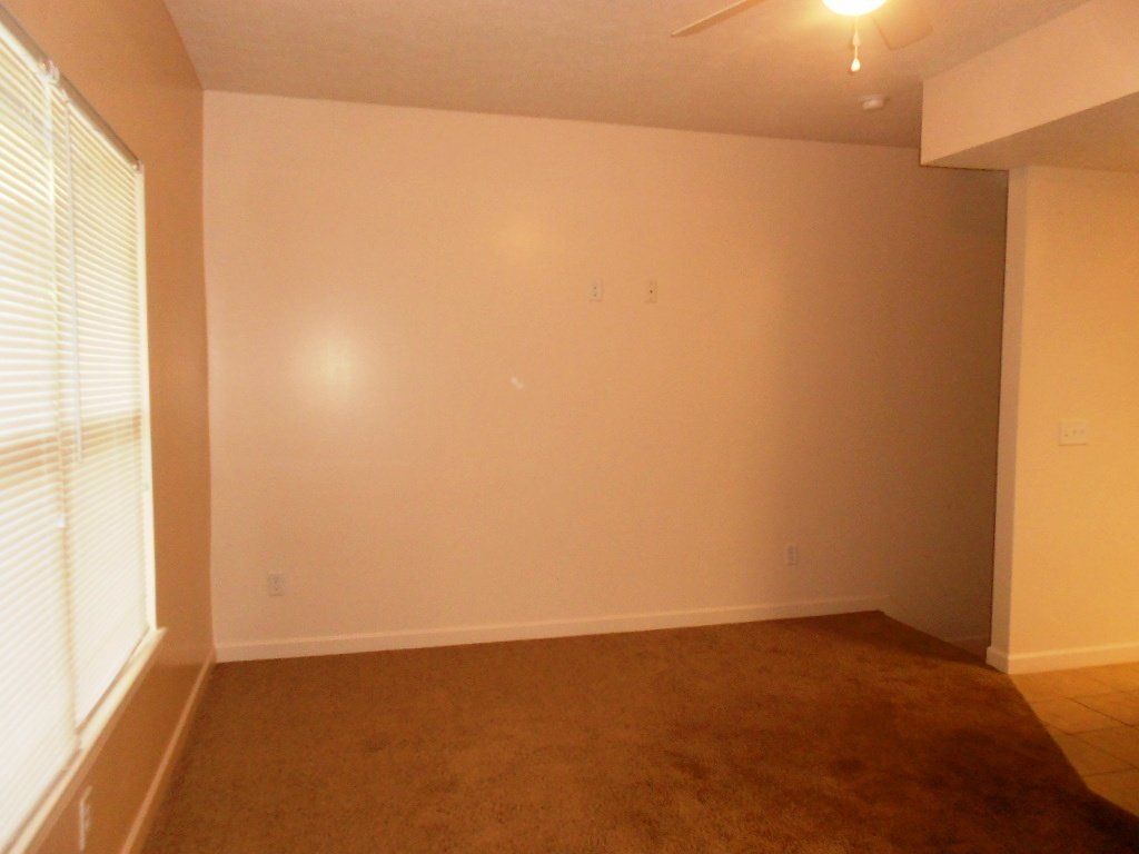 2474-2492 Neil Ave bedroom 6