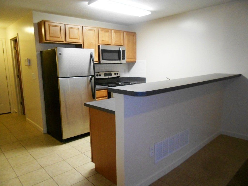 2474-2492 Neil Ave kitchen 6