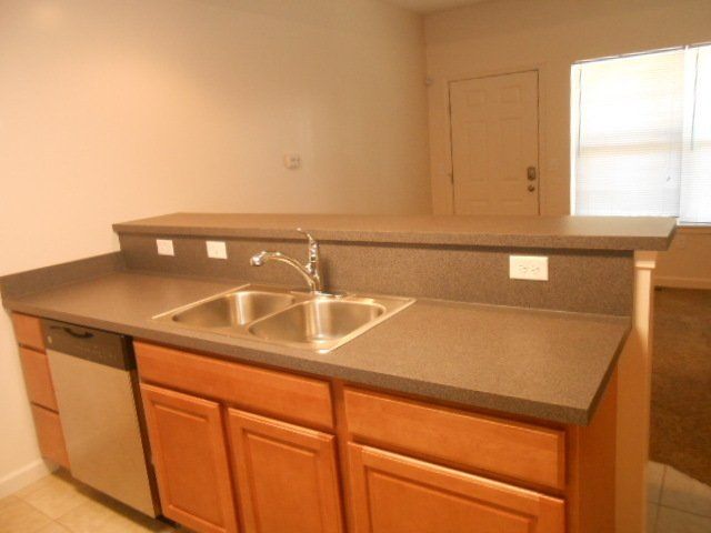 2474-2492 Neil Ave kitchen 5