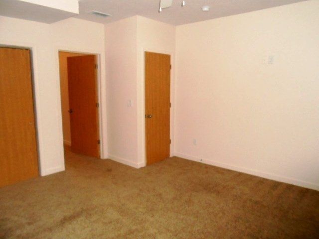 2474-2492 Neil Ave bedroom 2