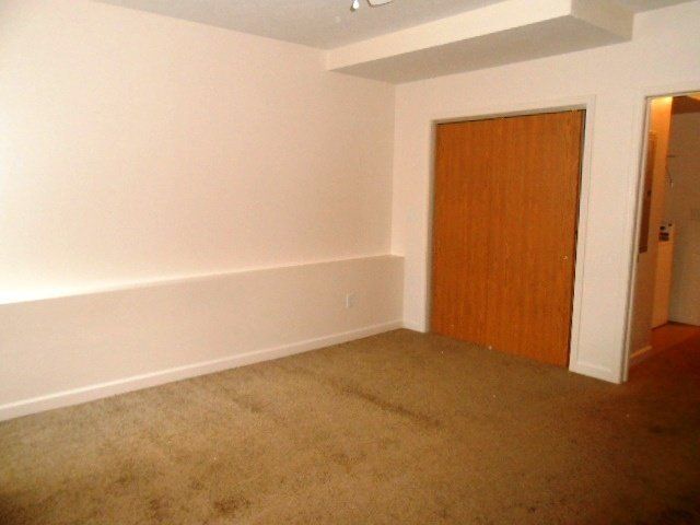 2474-2492 Neil Ave bedroom 1