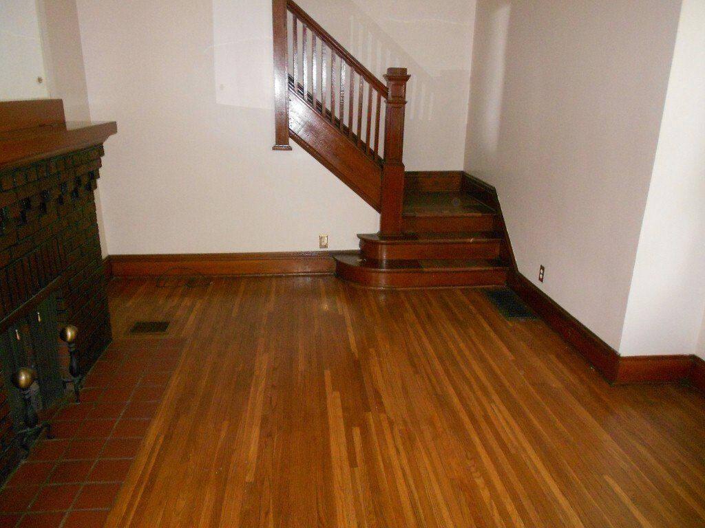 627 Neil Ave living room 3