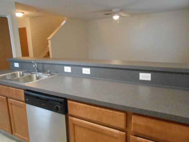 27-29-wilcox-st- Kitchen Counter top