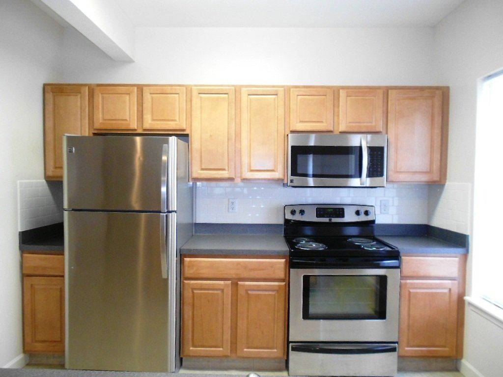 271 E. Northwood Ave kitchen