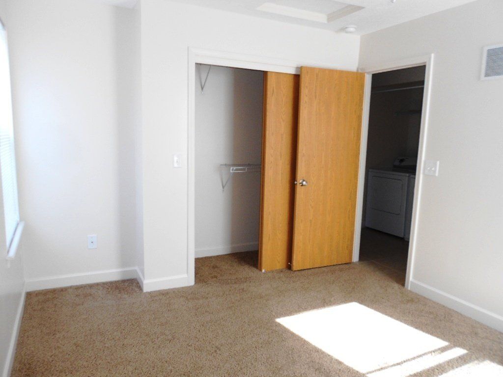 271 E. Northwood Ave closet