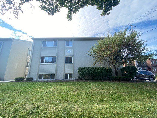 31-35-e-12th-ave- Exterior