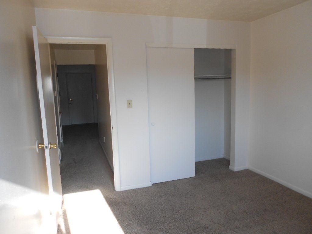 31-35-e-12th-ave- Bedroom with closet