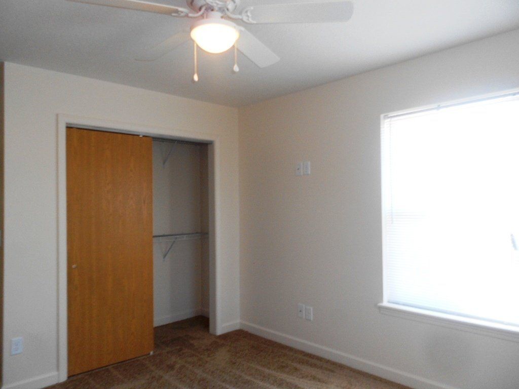 31 E. Lane Ave closet