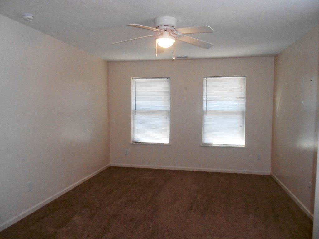 31-wilcox-st-Bedroom with window