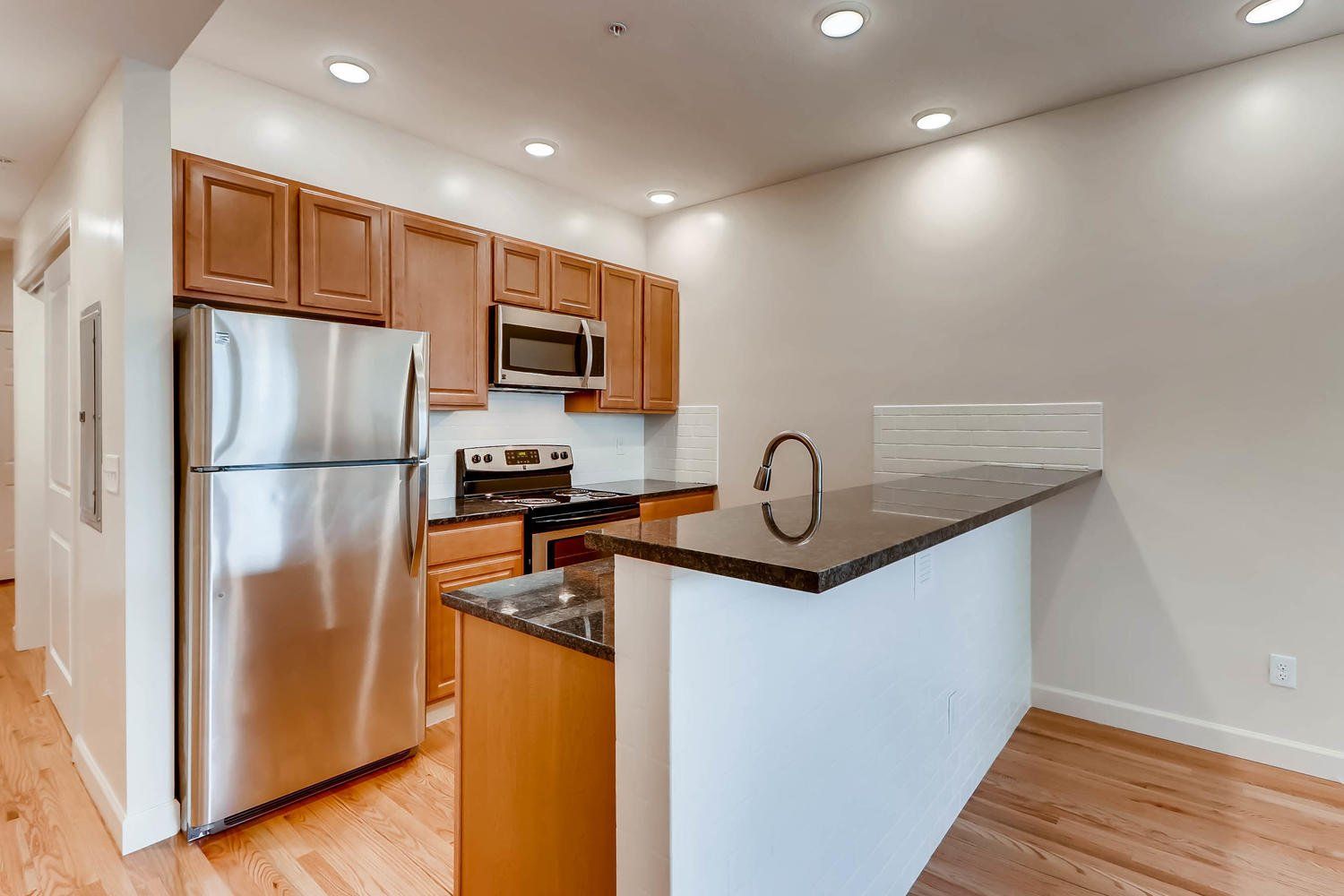 Kitchen top counter with appliances