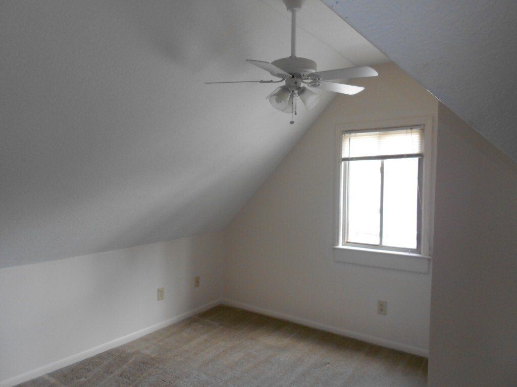 365-367 W. 6th Ave interior 1