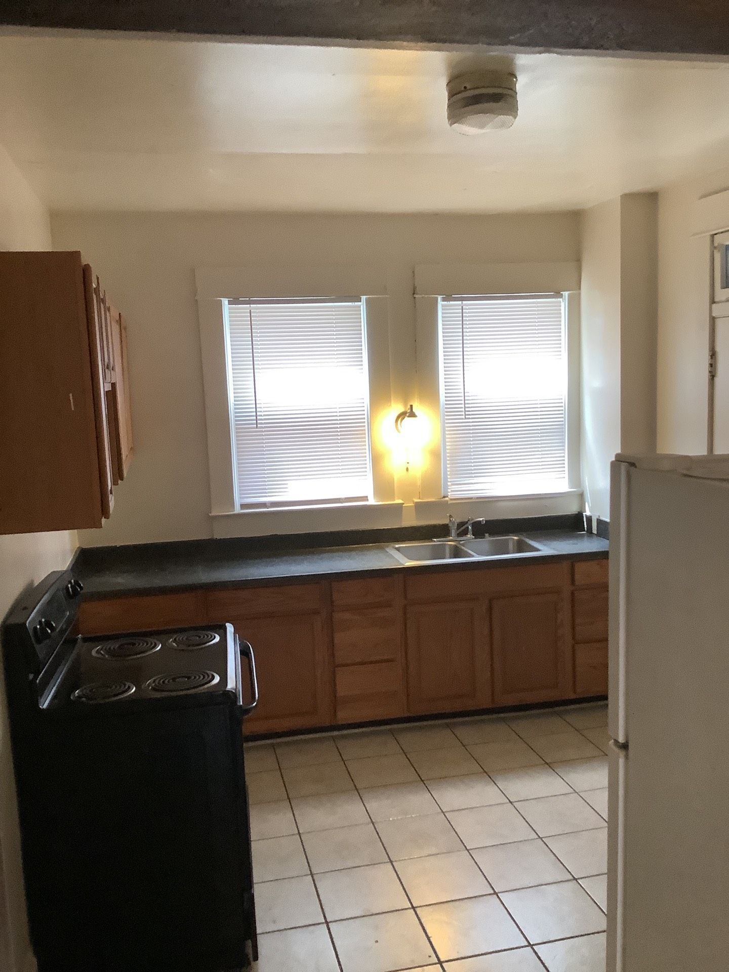 60 E. Lane Ave. Apt. A - Kitchen 06