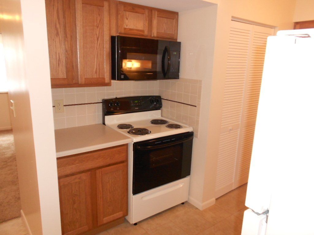 393 E. 18th Ave. - Kitchen 04