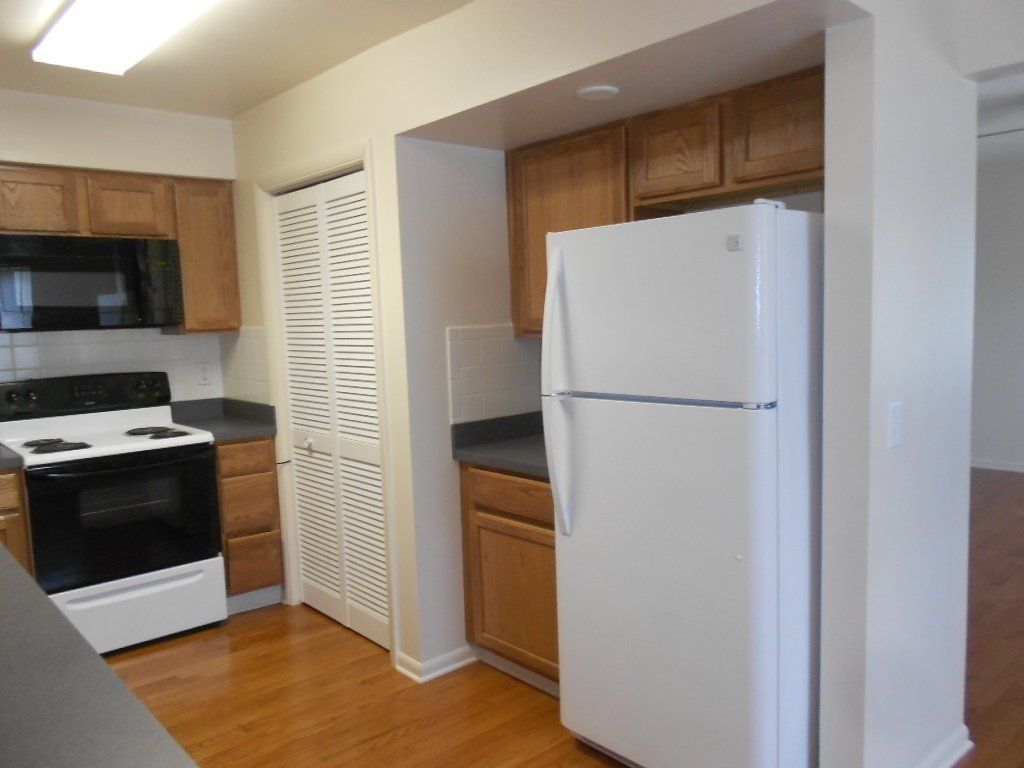 393 E. 18th Ave. - Kitchen 08