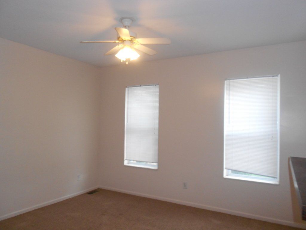 39-E-Patterson- Bedroom with ceiling fan