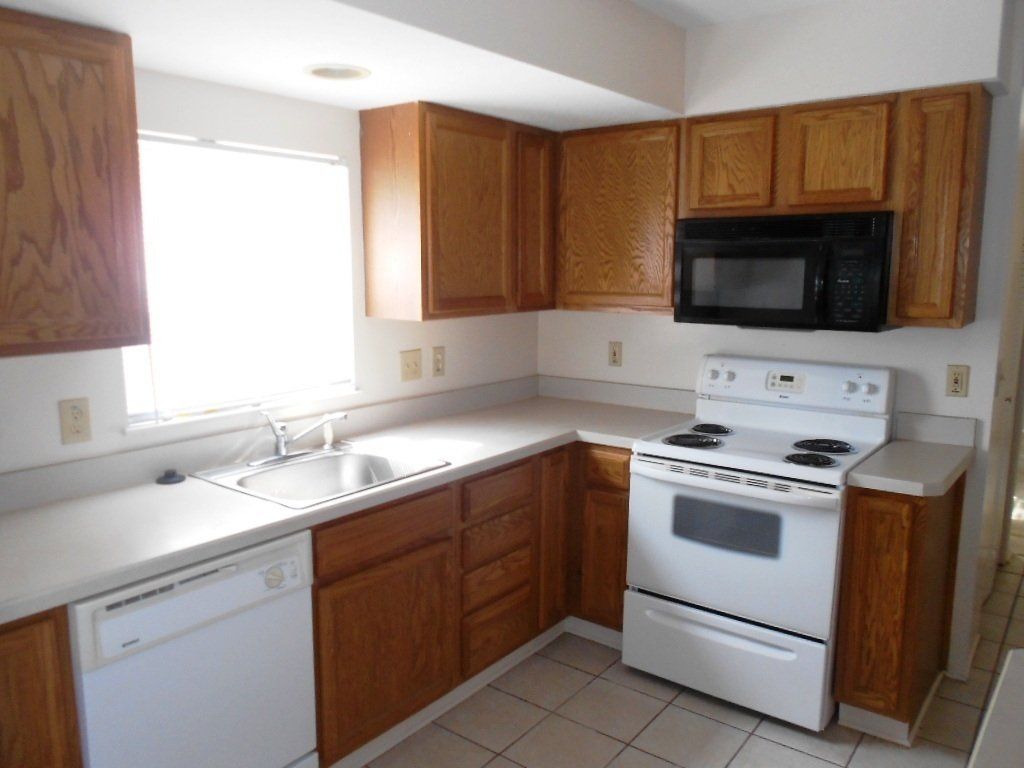 41-43 W. Tompkins kitchen 6