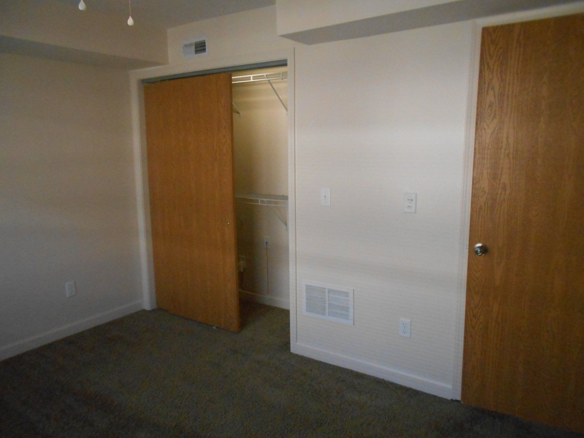 44 W. 9th Ave. bedroom 6