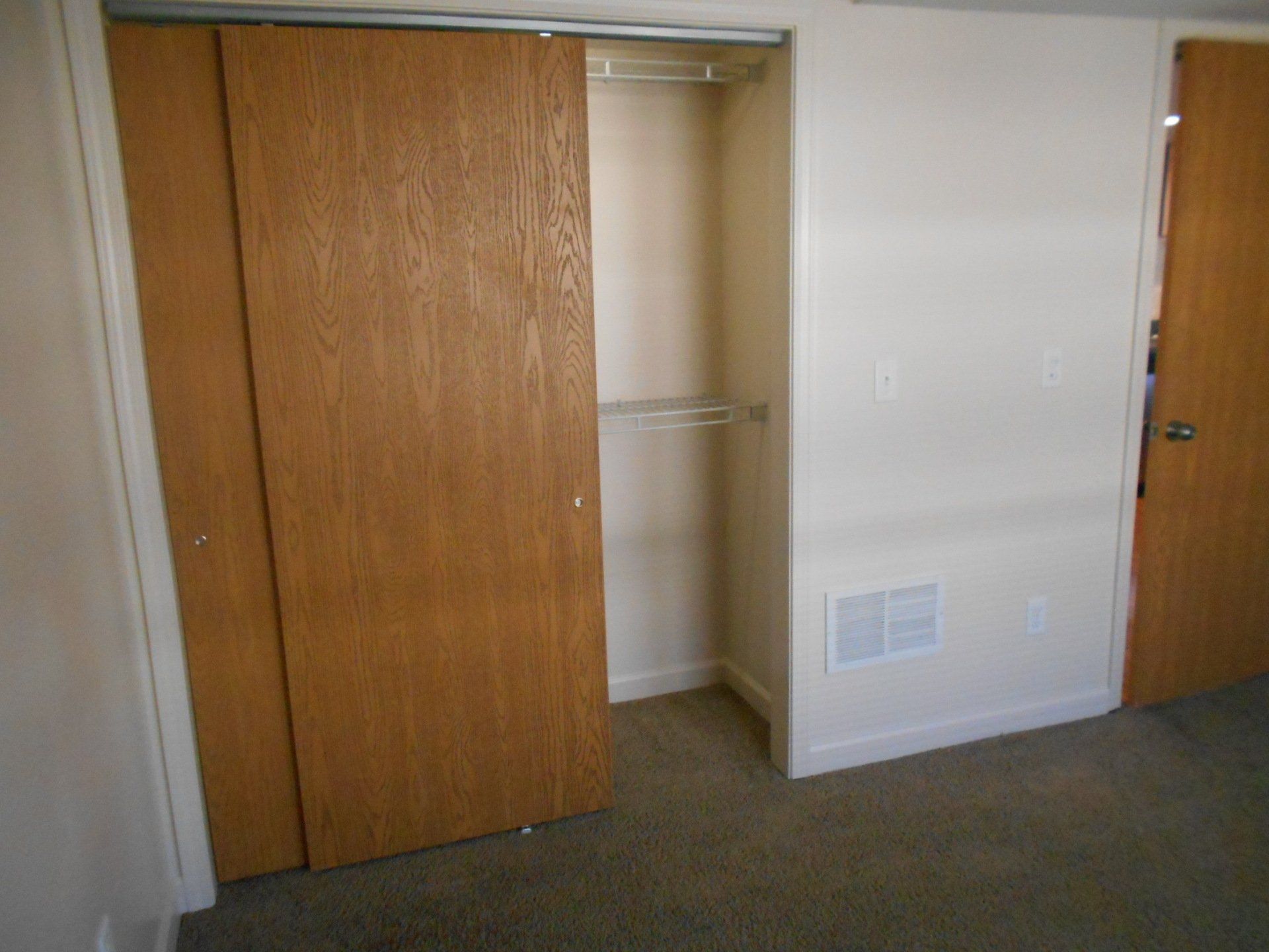 44 W. 9th Ave. bedroom 4