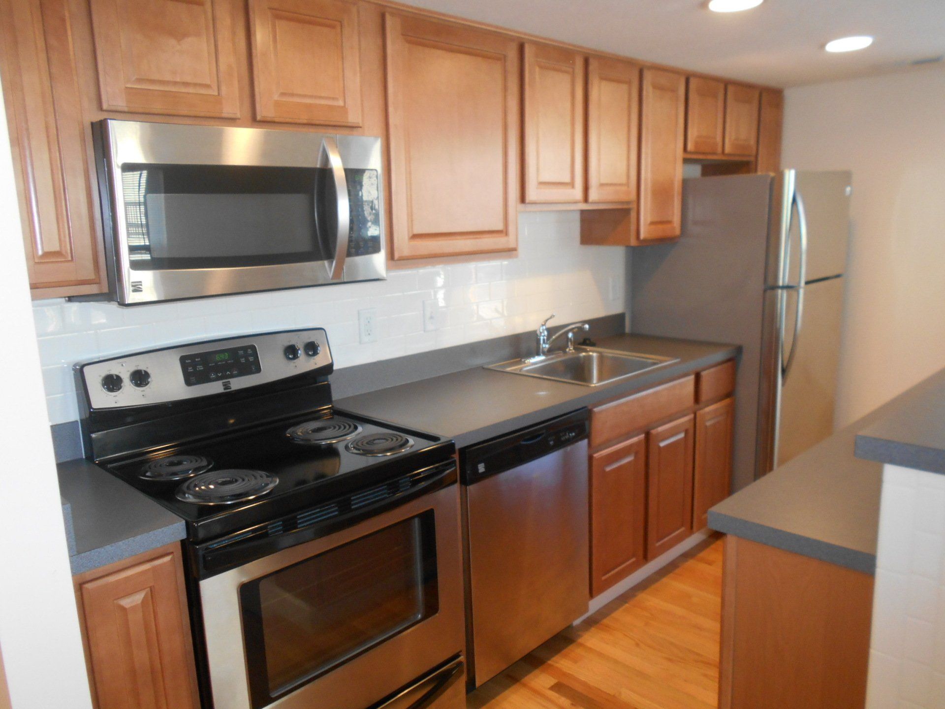 44 W. 9th Ave. kitchen 4