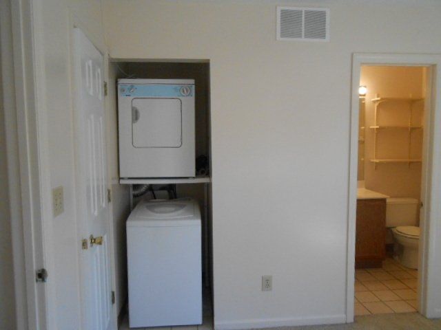 44 E. 12th Ave. Apt. A laundry 2