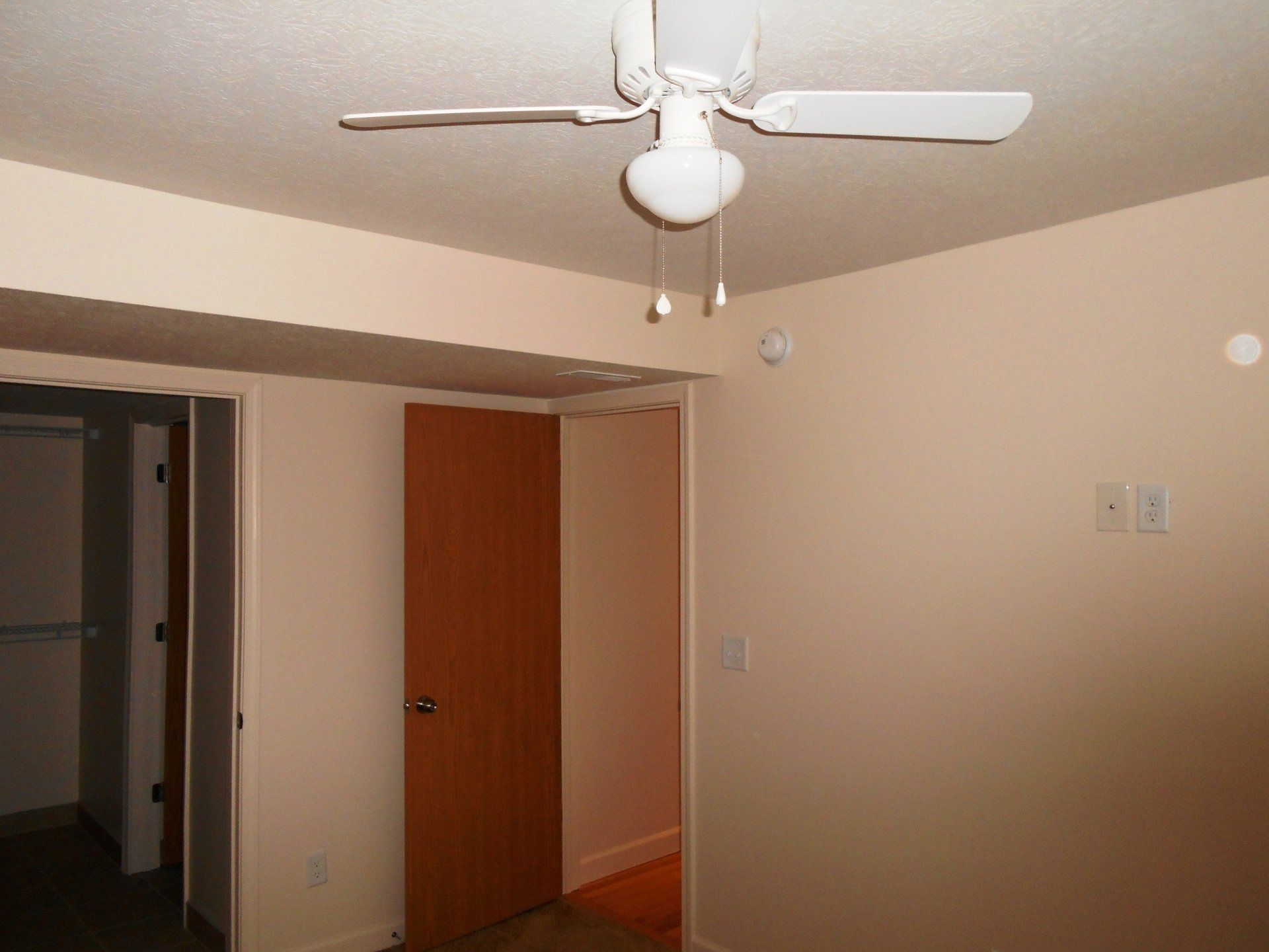 44 W. 9th Ave. - Ceiling Fan