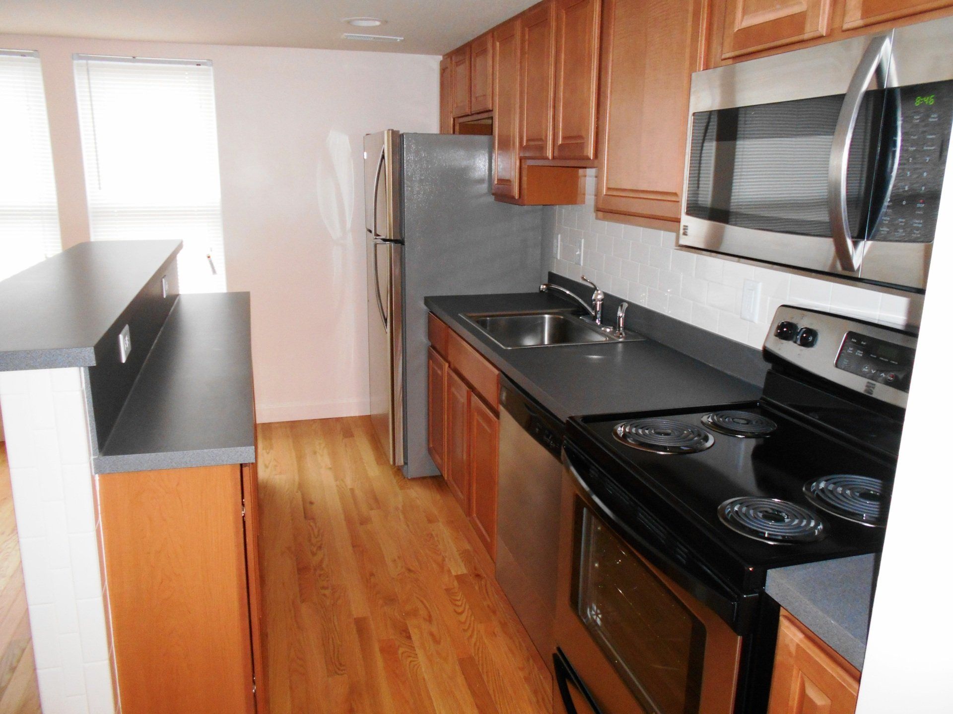 44 W. 9th Ave. kitchen 2