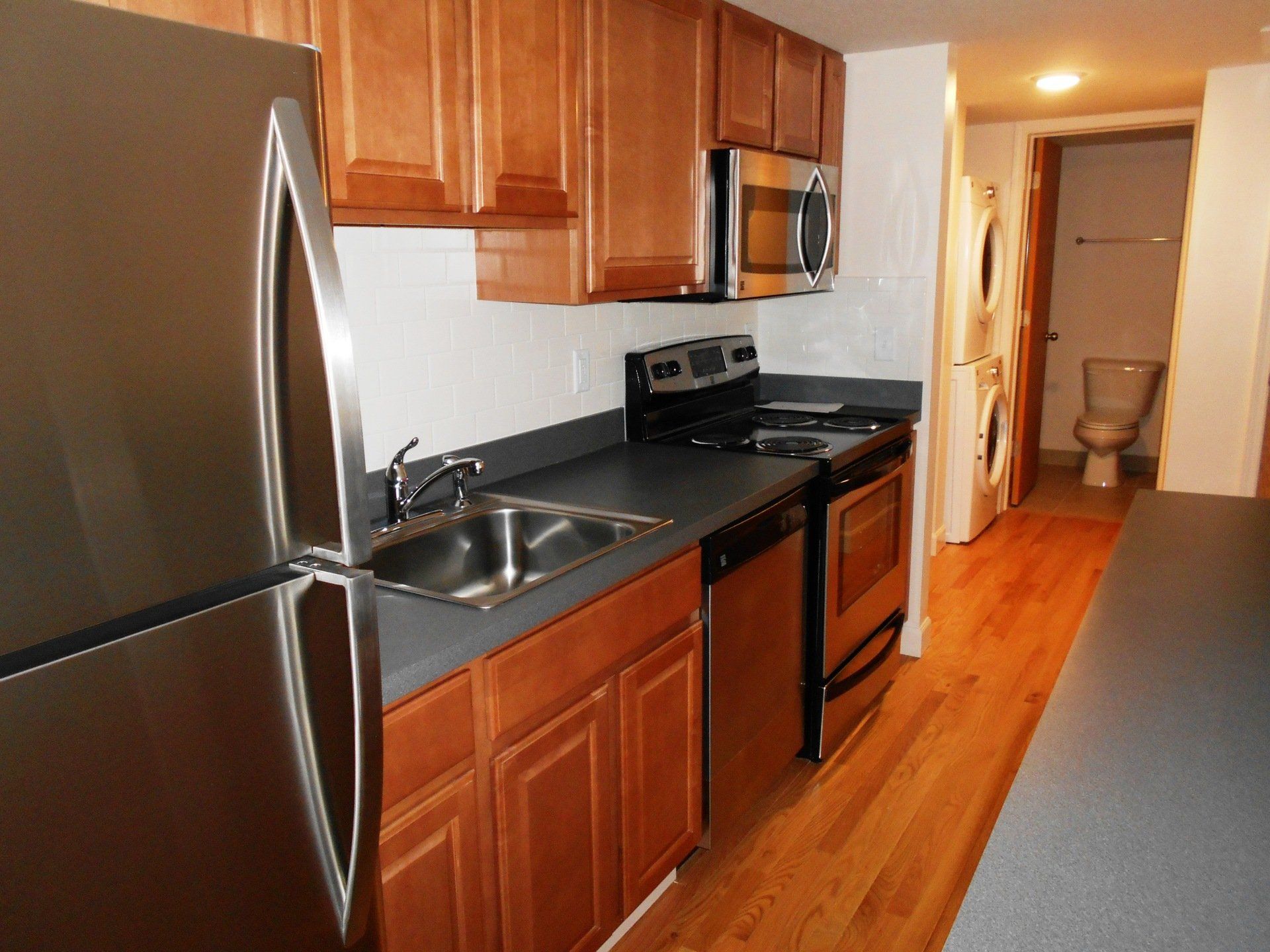 44 W. 9th Ave. kitchen 1