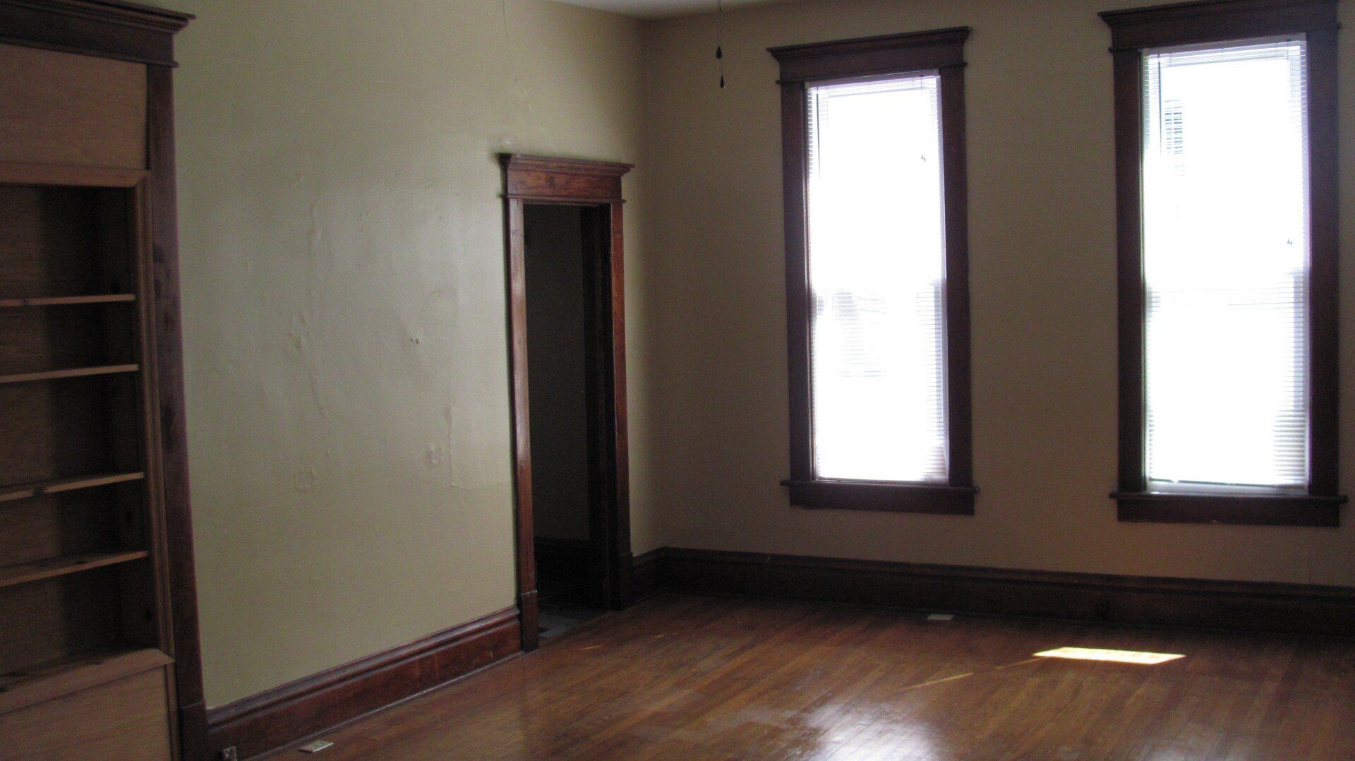 55 W. Oakland Ave bedroom