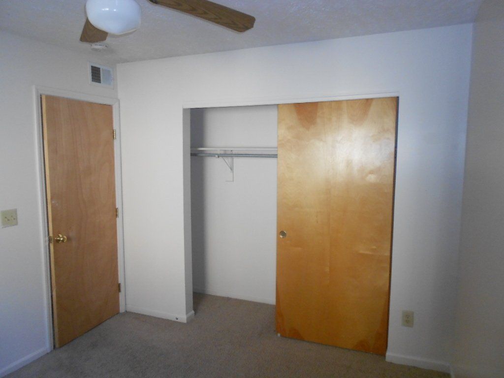 606 Riverview Dr. -Bathroom 05