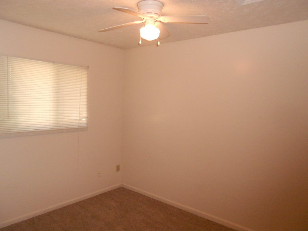 606 Riverview Dr. -Bedroom 02