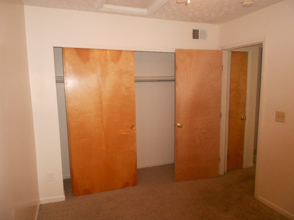 606 Riverview Dr. -Bedroom 01