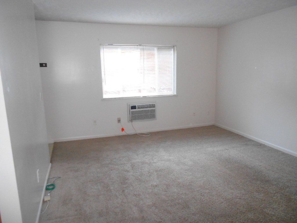 606 Riverview Dr. -Bedroom 03