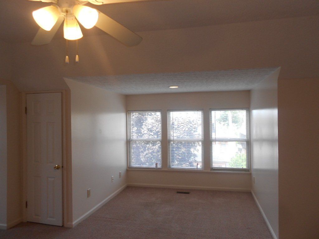 61 W. 10th Ave Apt. B windows