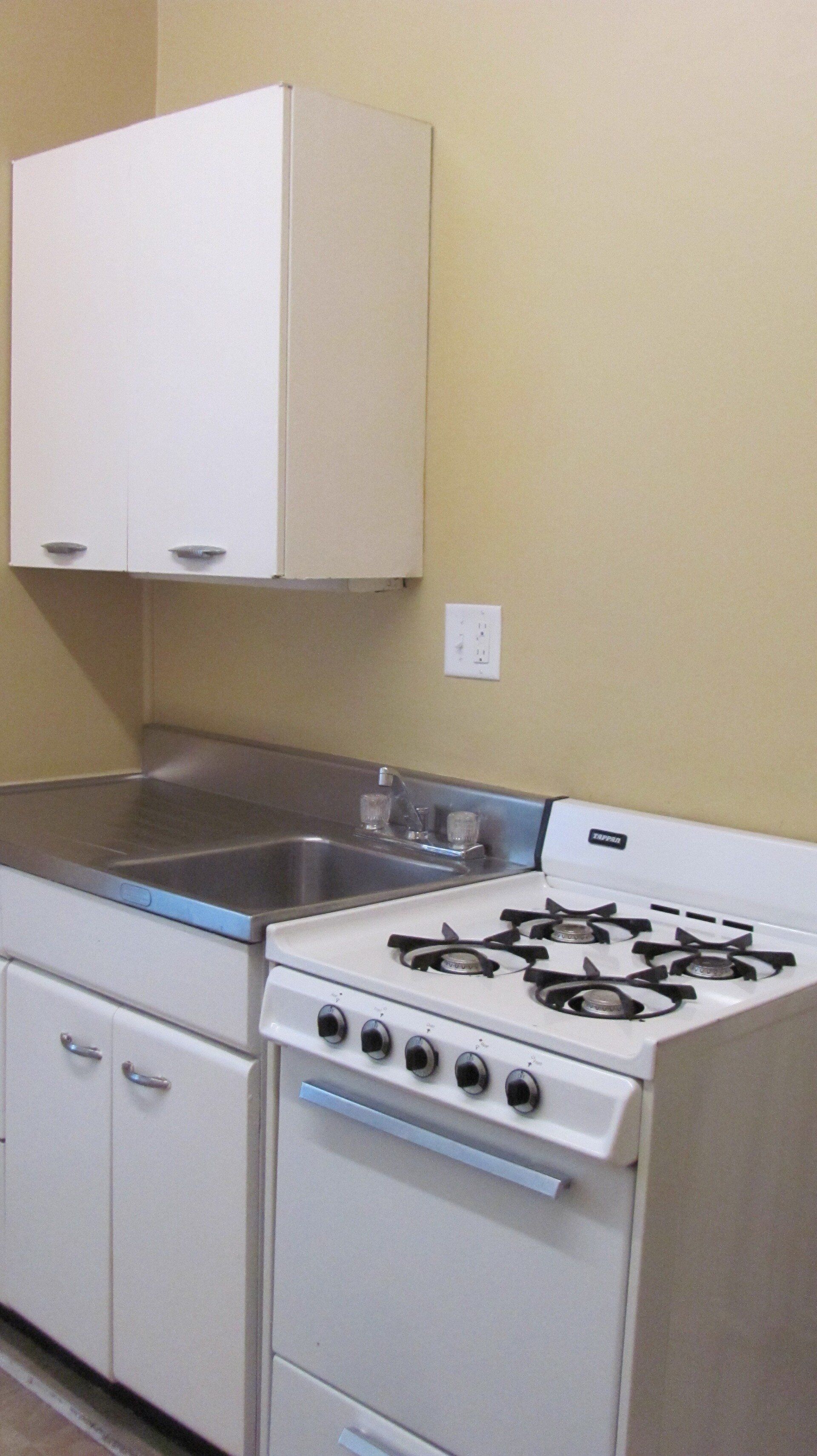 63 W. Oakland Ave interior 5