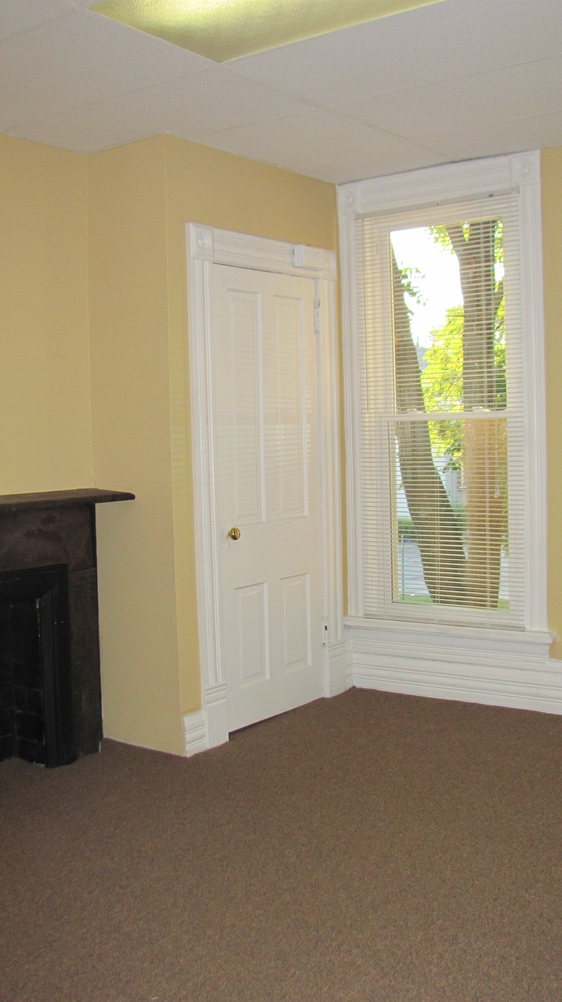 63 W. Oakland Ave interior 3