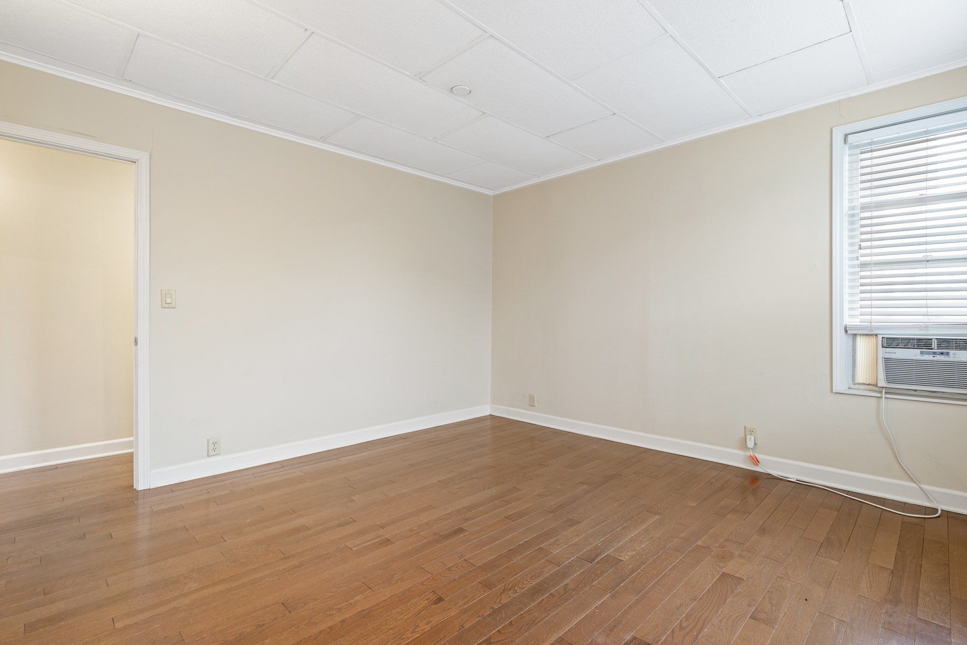 61 - 65 E. 4th interior 4