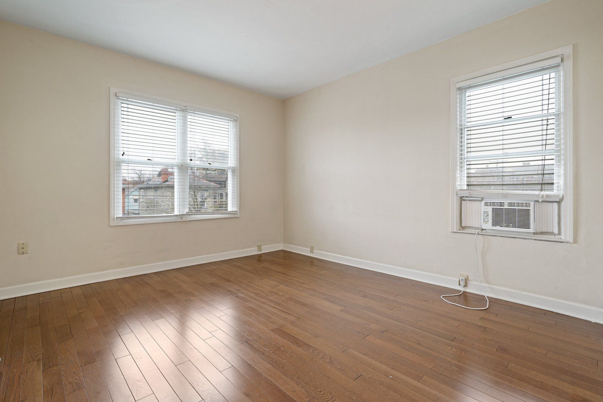 61 - 65 E. 4th interior 3