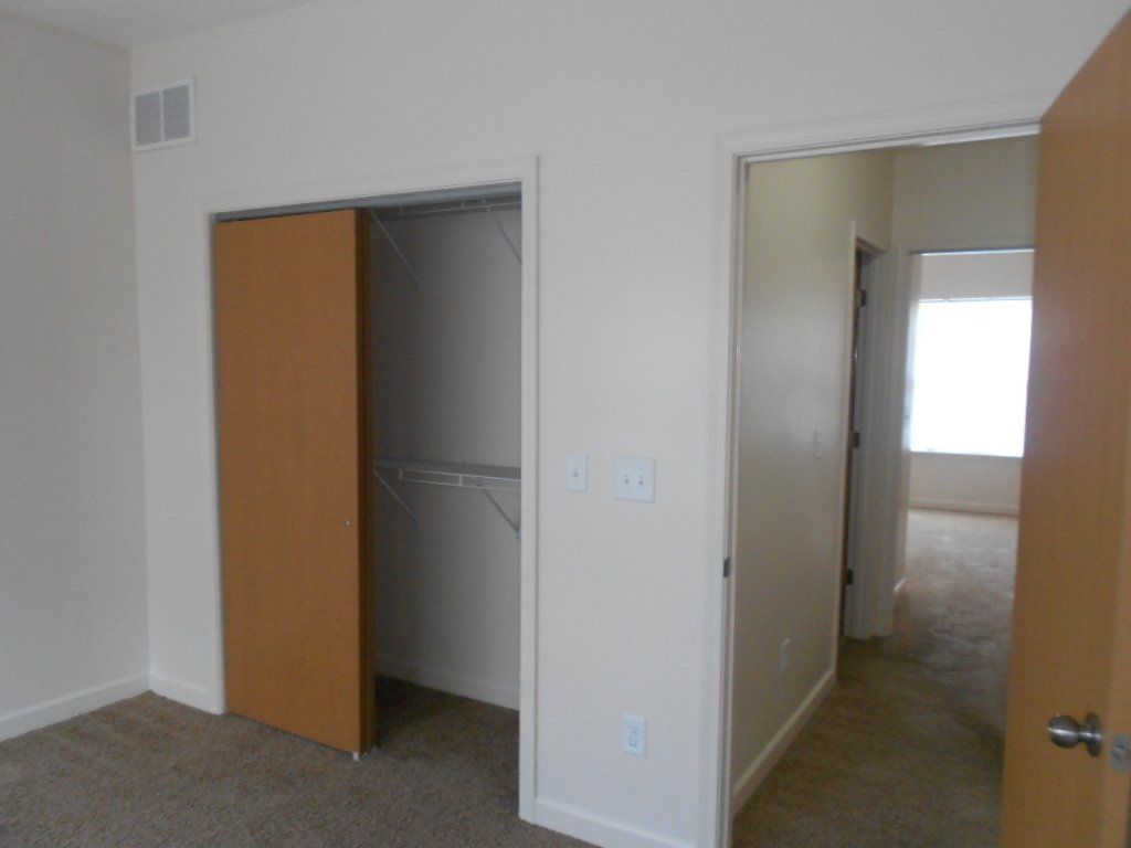 63 W. Tompkins bedroom closet