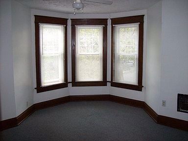 75 W. Oakland Ave living room