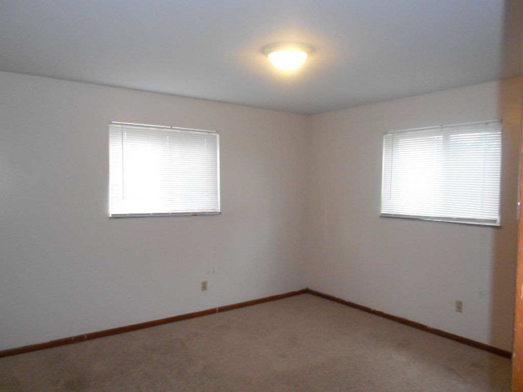 773 Riverview Dr.- Living Room